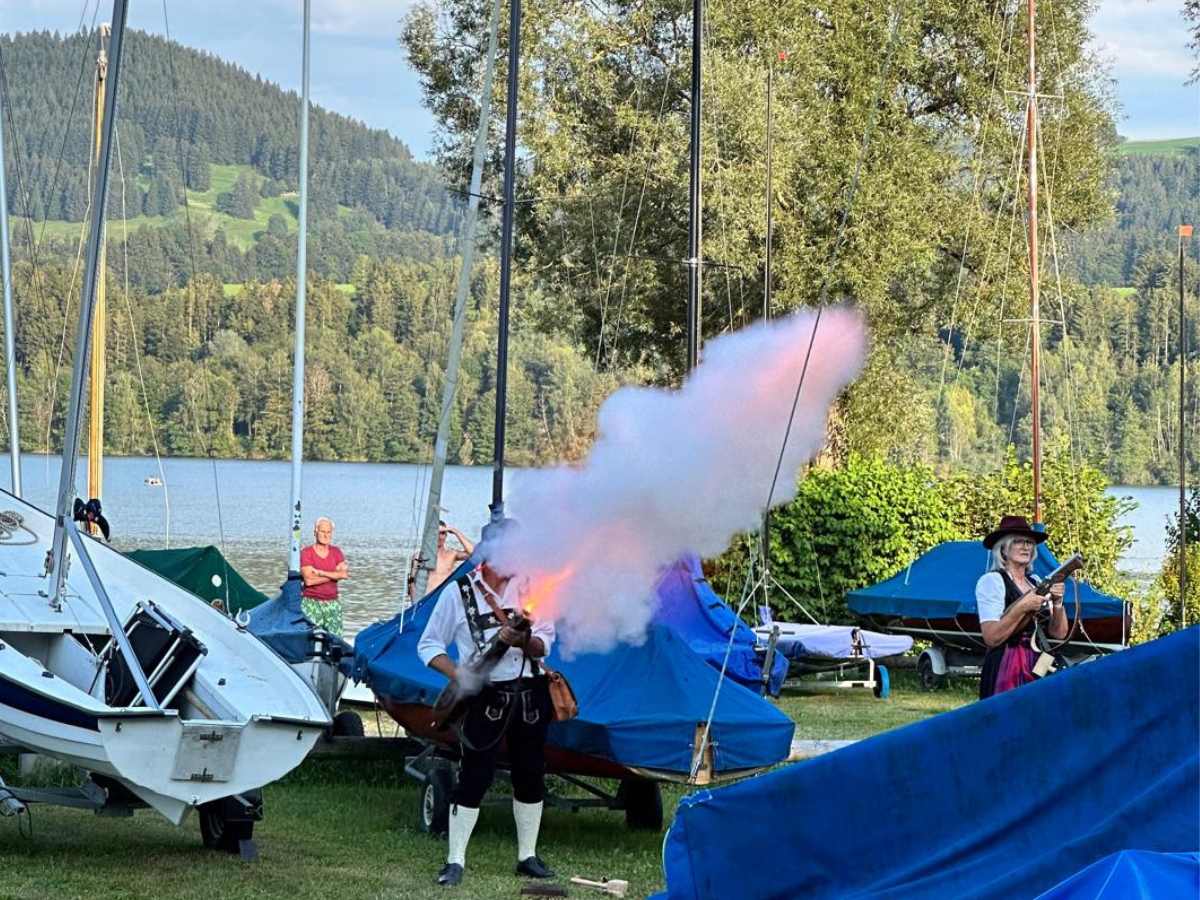 Böllerschitzen auf dem Gelände des Segelclub Rottachsee